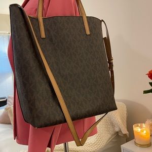 Michael Kors branded tote bag with shoulder & crossbody strap
